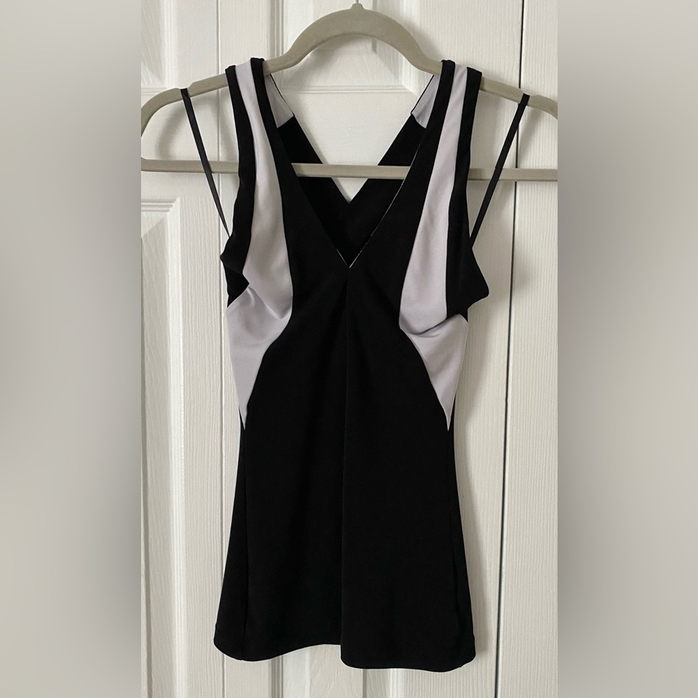 LE CHATEAU women’s black and white top xx-small